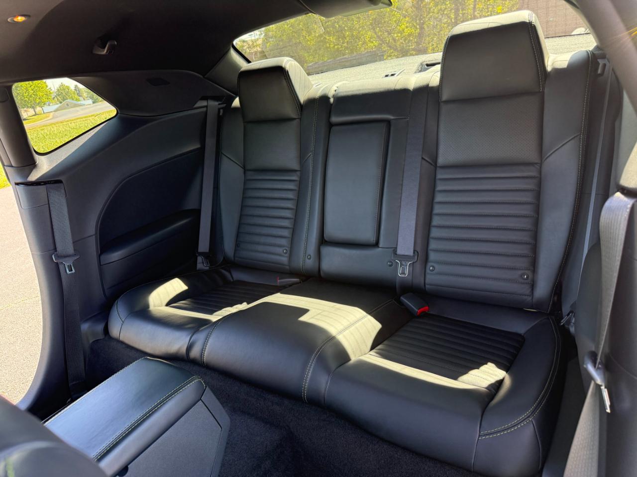 Dodge Challenger 2dr Cpe R/T Classic 2011