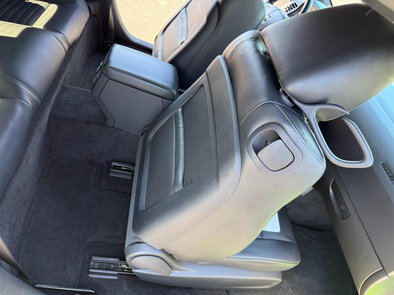 Dodge Challenger 2dr Cpe R/T Classic 2011