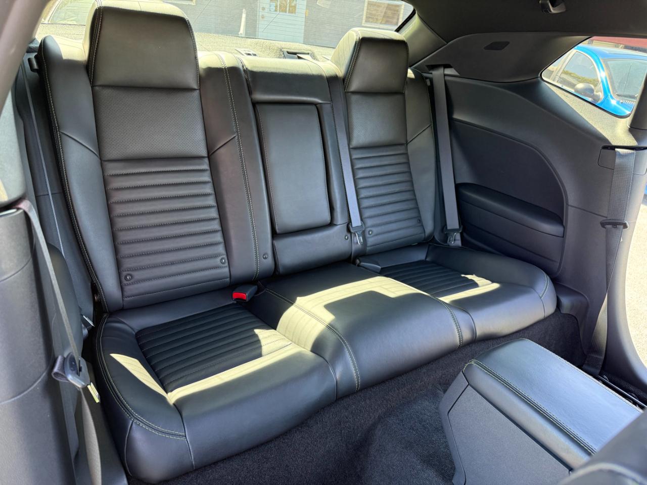 Dodge Challenger 2dr Cpe R/T Classic 2011