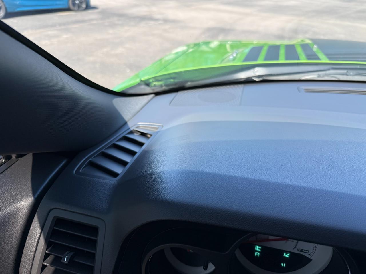 Dodge Challenger 2dr Cpe R/T Classic 2011