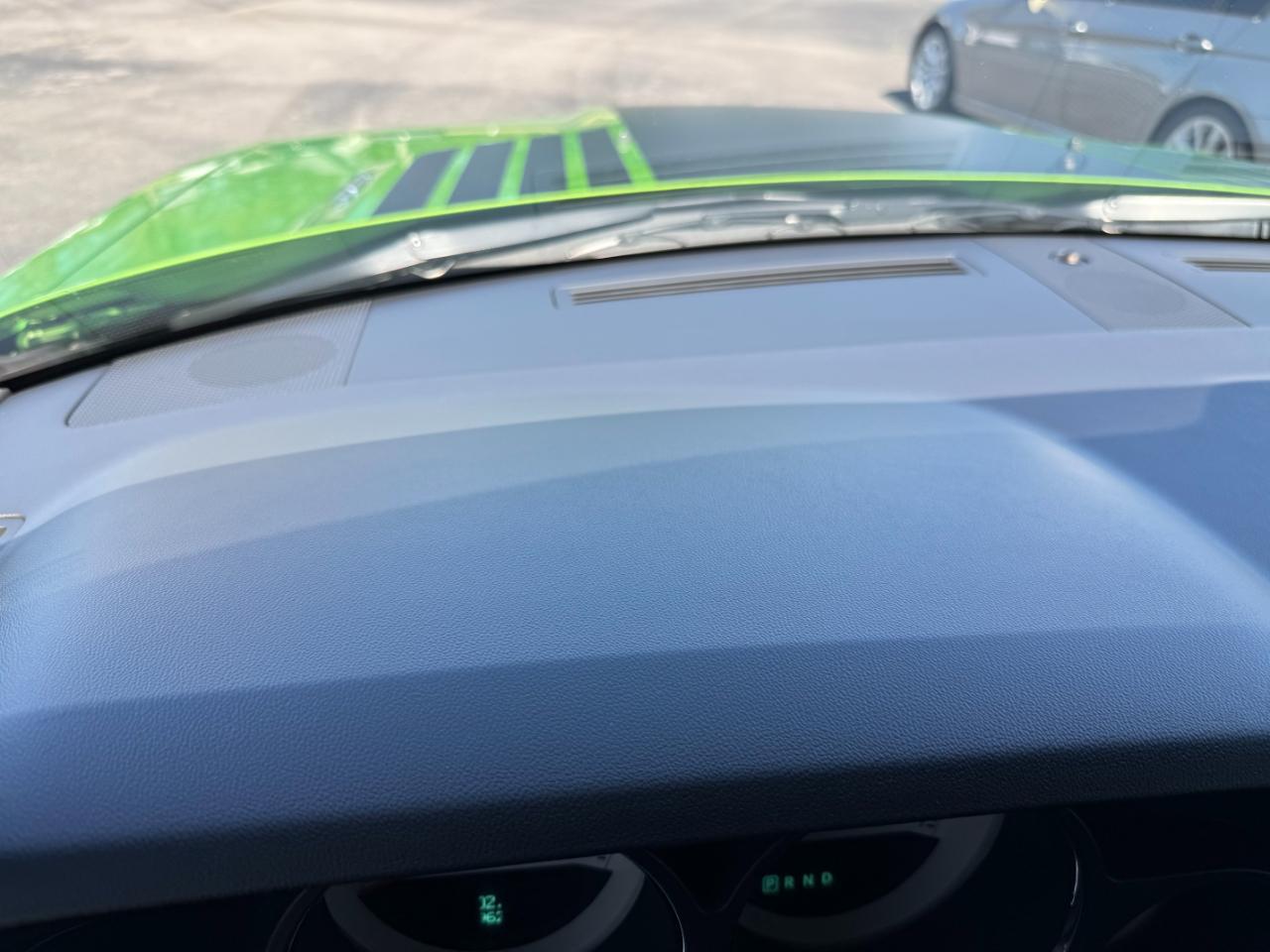 Dodge Challenger 2dr Cpe R/T Classic 2011