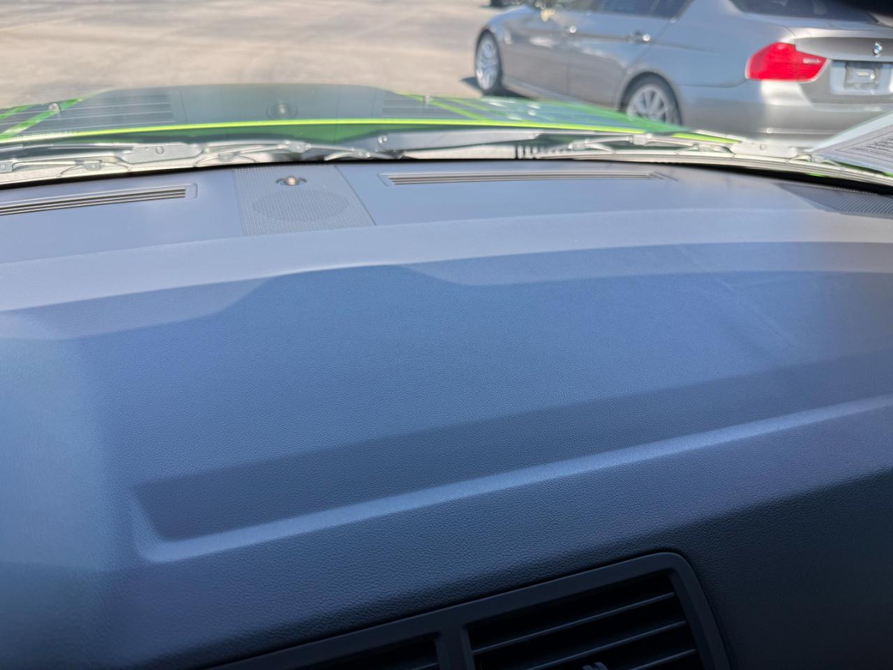 Dodge Challenger 2dr Cpe R/T Classic 2011