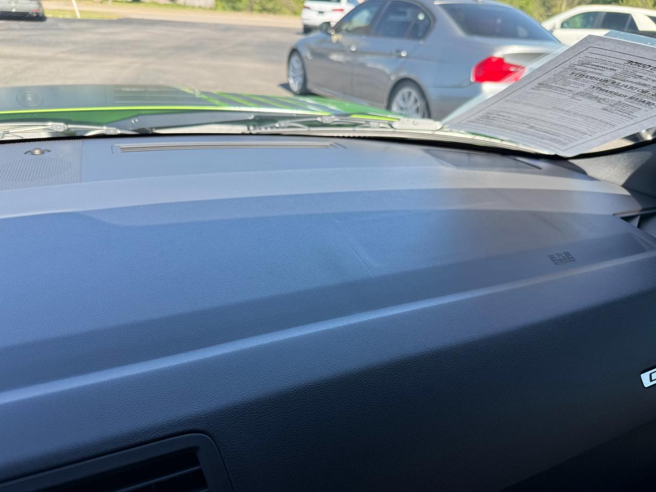 Dodge Challenger 2dr Cpe R/T Classic 2011