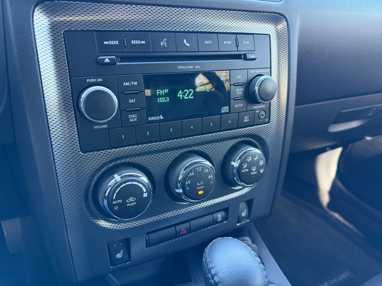 Dodge Challenger 2dr Cpe R/T Classic 2011