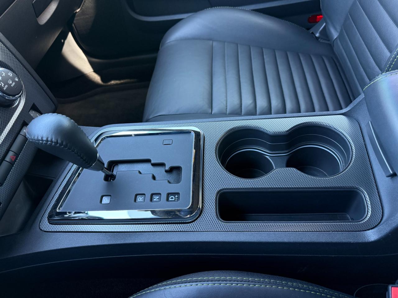 Dodge Challenger 2dr Cpe R/T Classic 2011