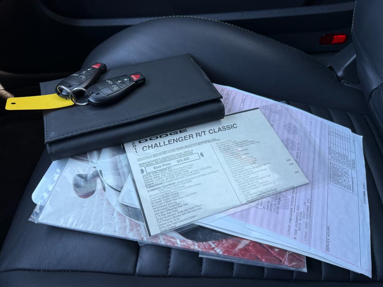 Dodge Challenger 2dr Cpe R/T Classic 2011