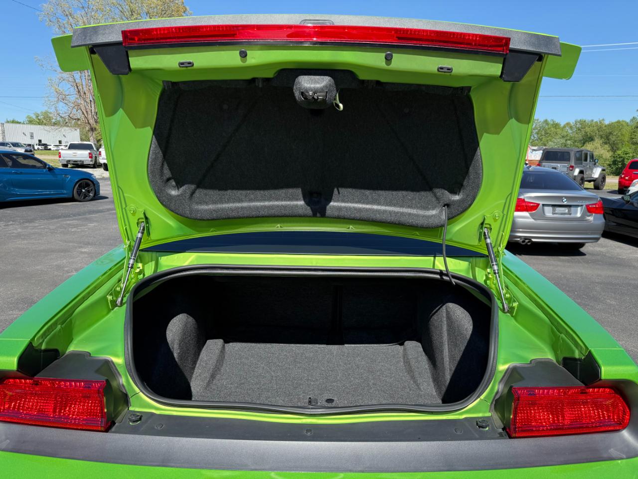 Dodge Challenger 2dr Cpe R/T Classic 2011