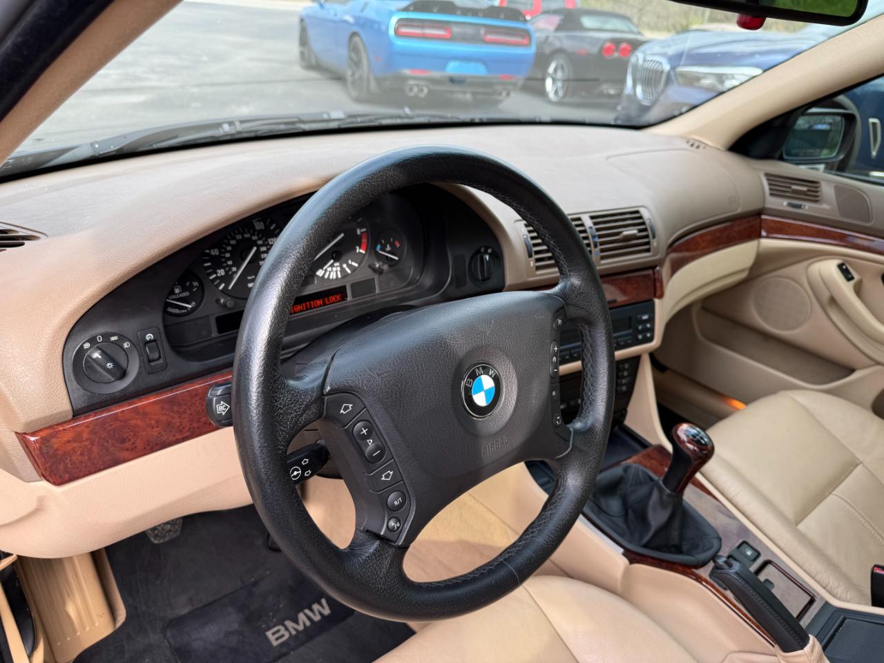 BMW 5 Series 530i 4dr Sdn 5-Spd Manual 2002
