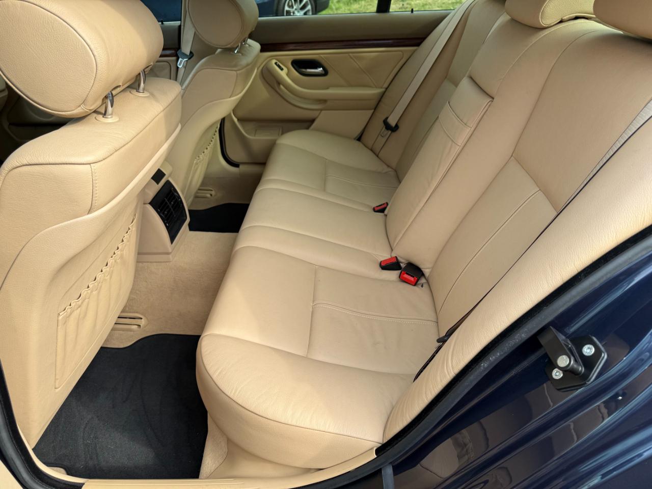 BMW 5 Series 530i 4dr Sdn 5-Spd Manual 2002