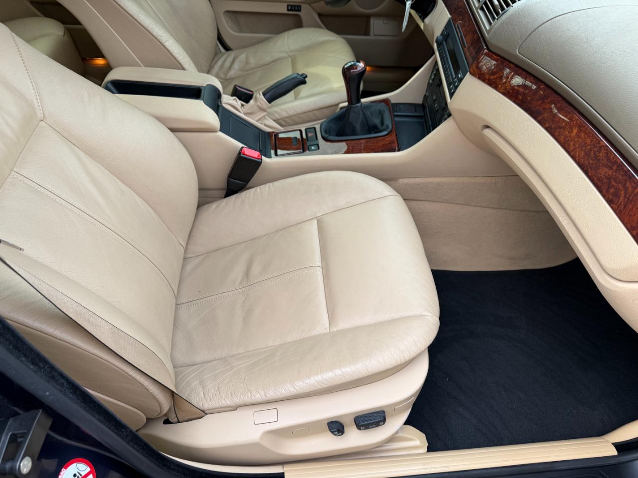 BMW 5 Series 530i 4dr Sdn 5-Spd Manual 2002