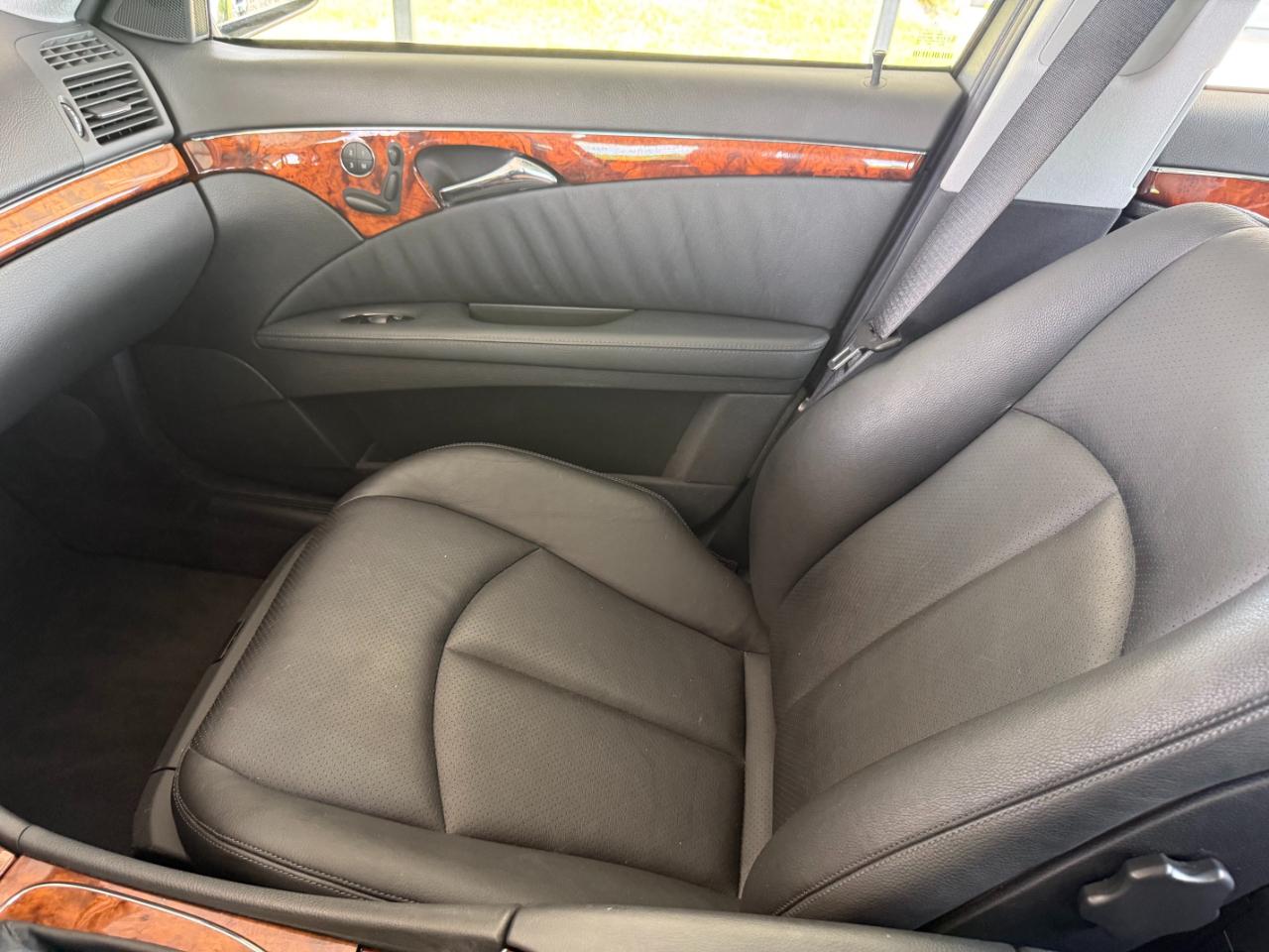 Mercedes-Benz E500  2003