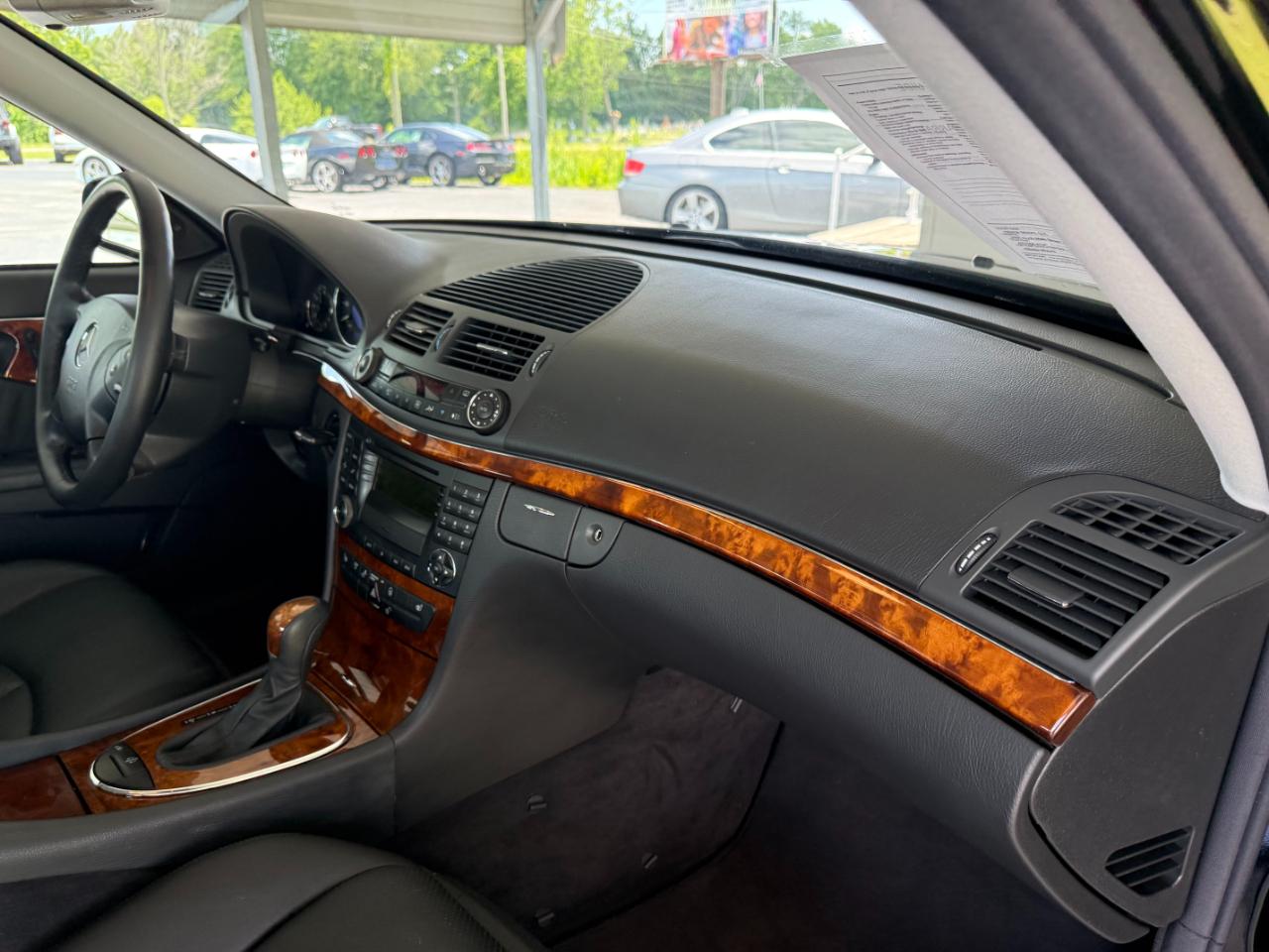 Mercedes-Benz E500  2003
