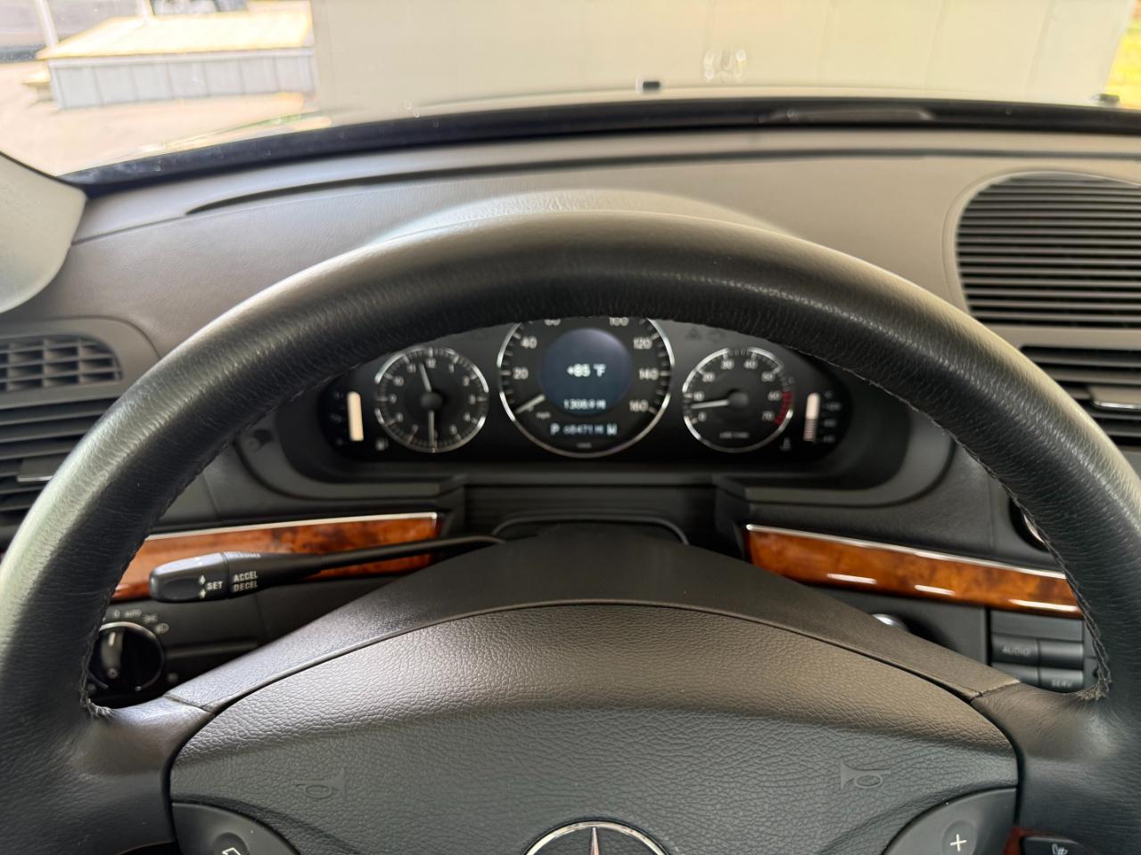 Mercedes-Benz E500  2003