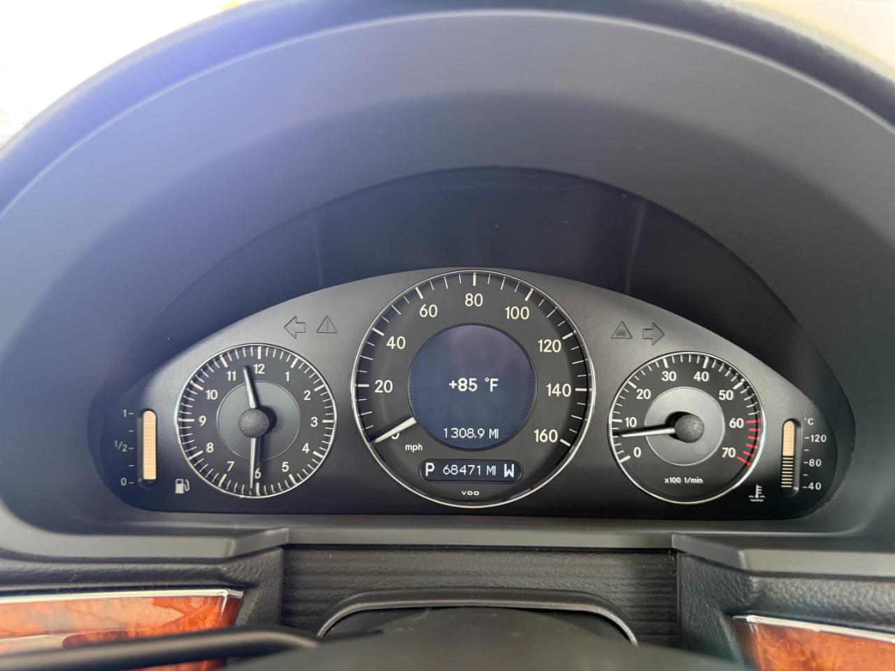 Mercedes-Benz E500  2003