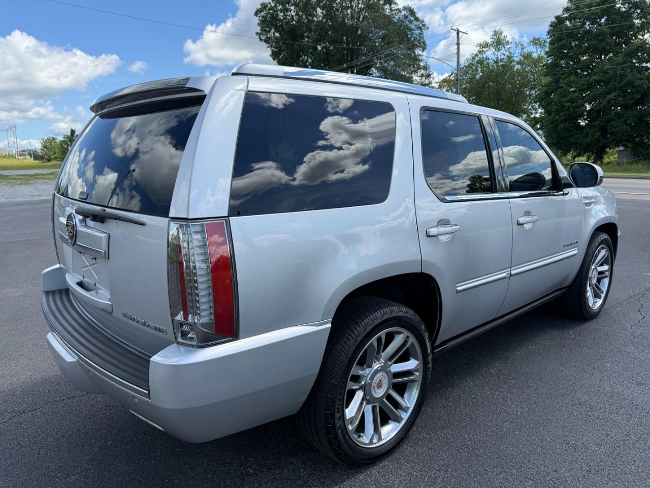 Cadillac Escalade AWD 4dr Premium 2014