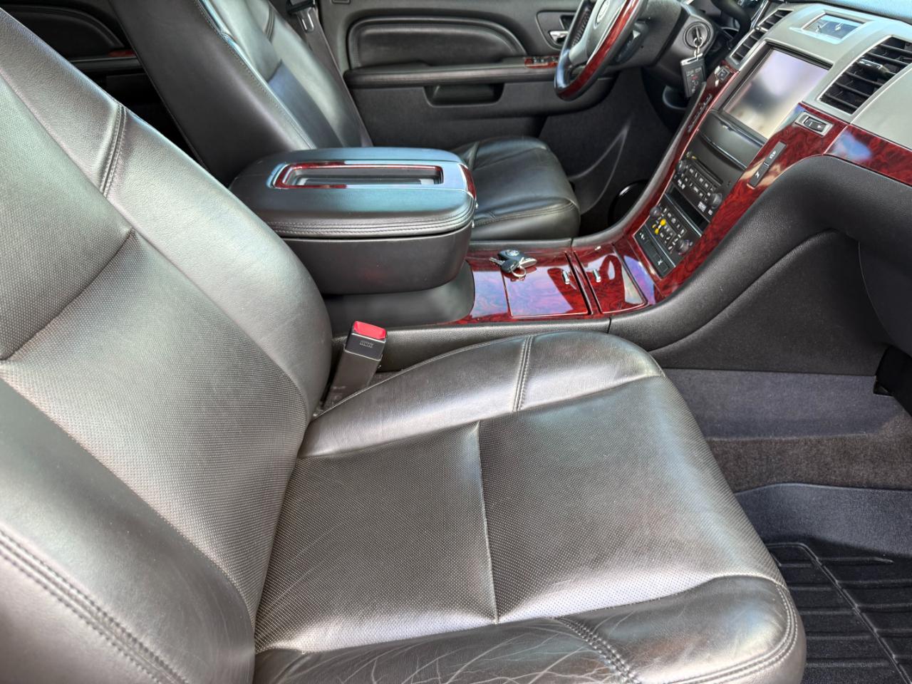 Cadillac Escalade AWD 4dr Premium 2014