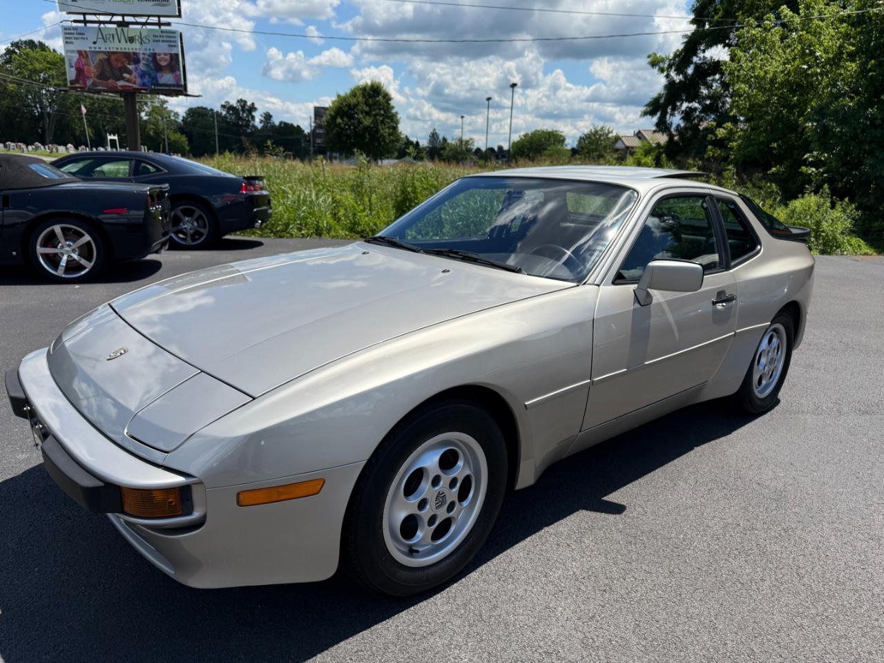 Porsche 944 2dr Coupe 5-Spd 1988