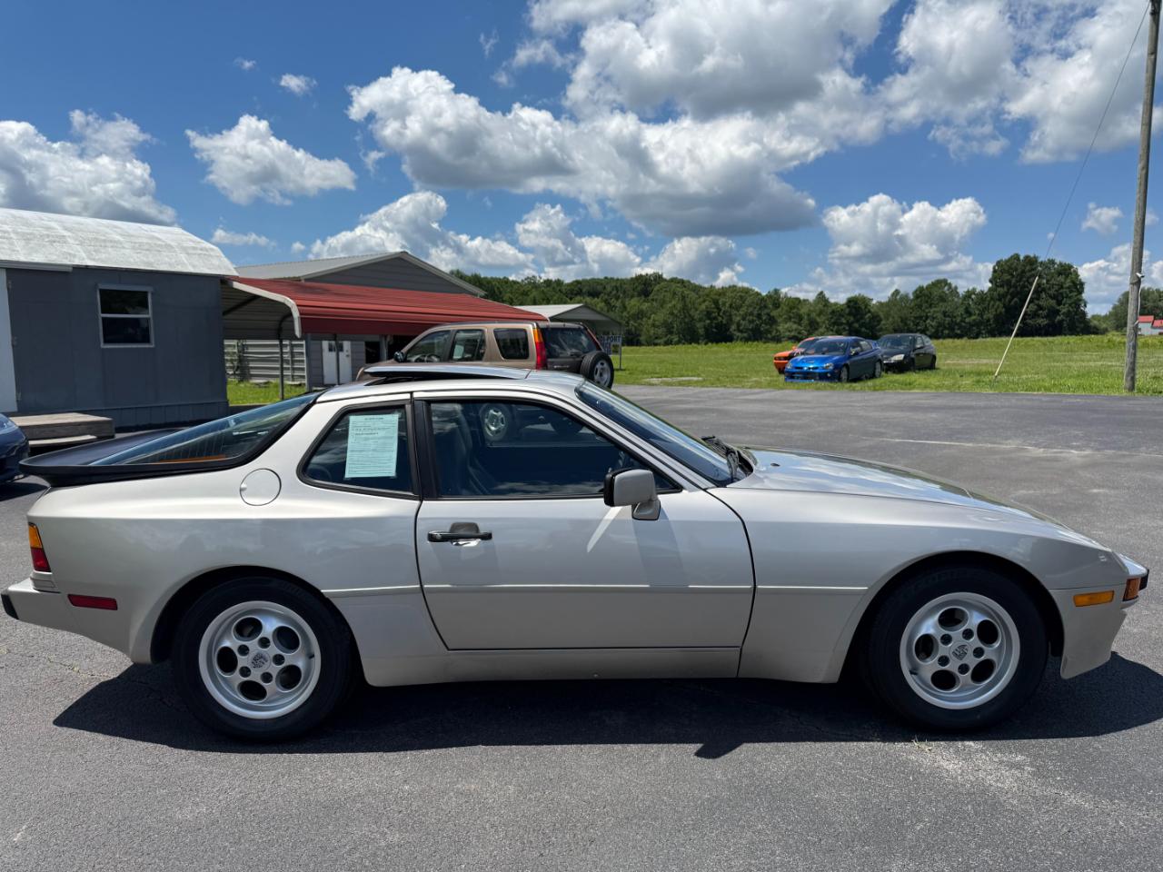 Porsche 944 2dr Coupe 5-Spd 1988