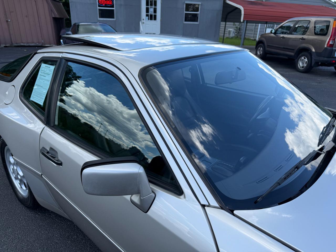 Porsche 944 2dr Coupe 5-Spd 1988