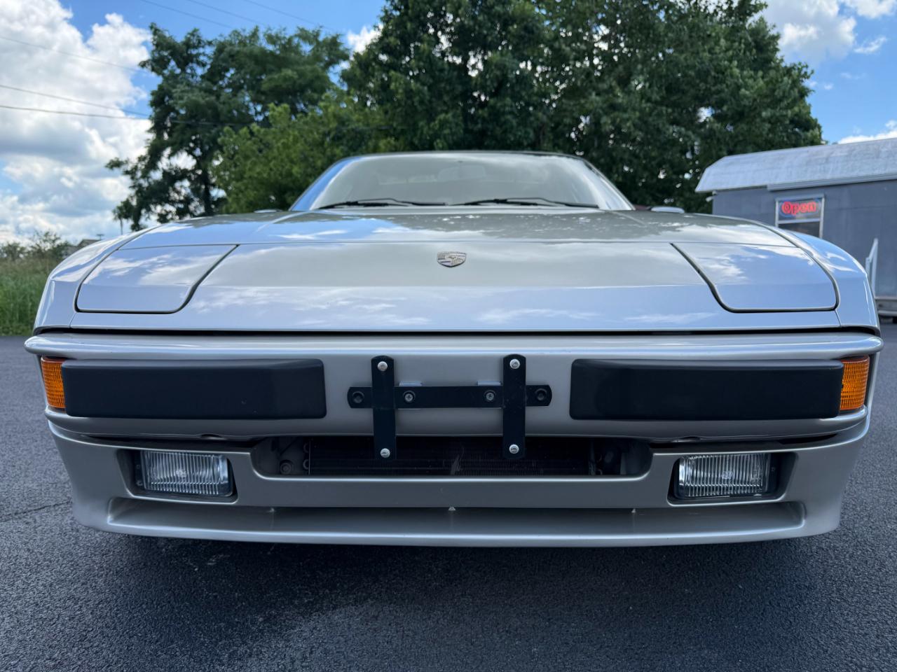 Porsche 944 2dr Coupe 5-Spd 1988