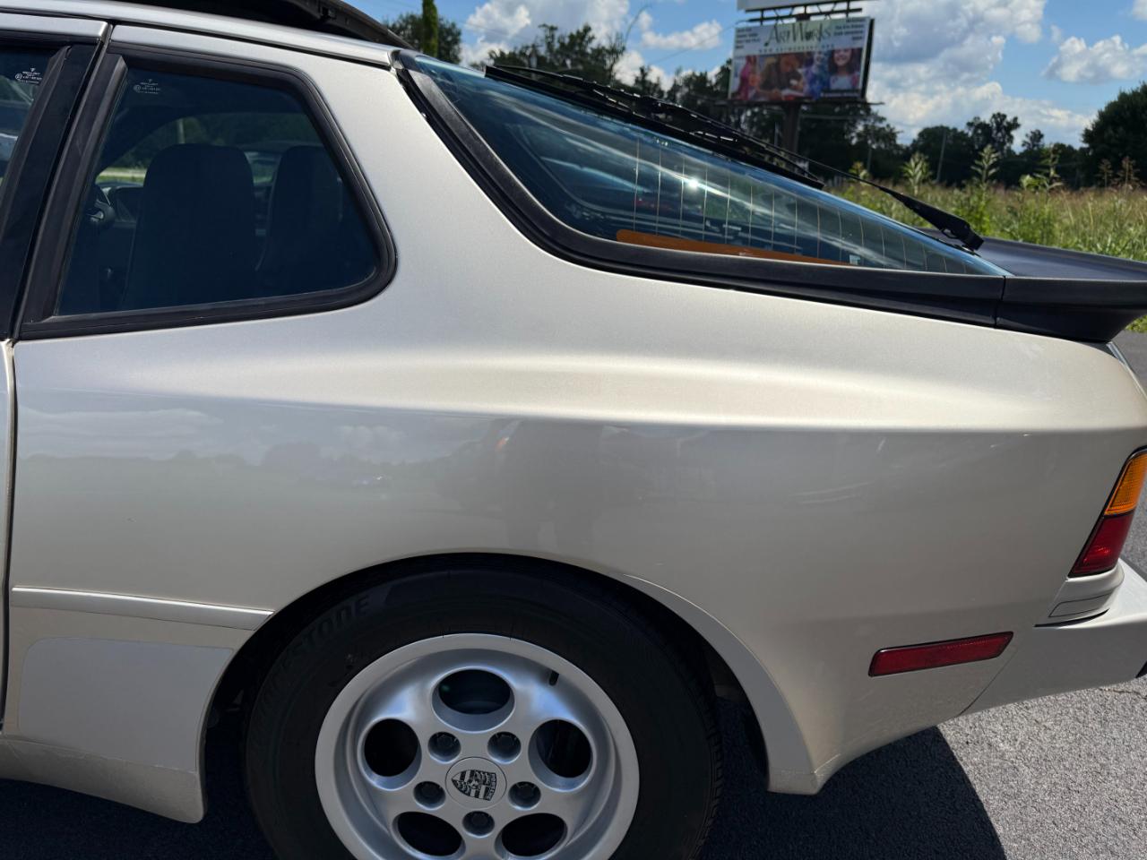 Porsche 944 2dr Coupe 5-Spd 1988