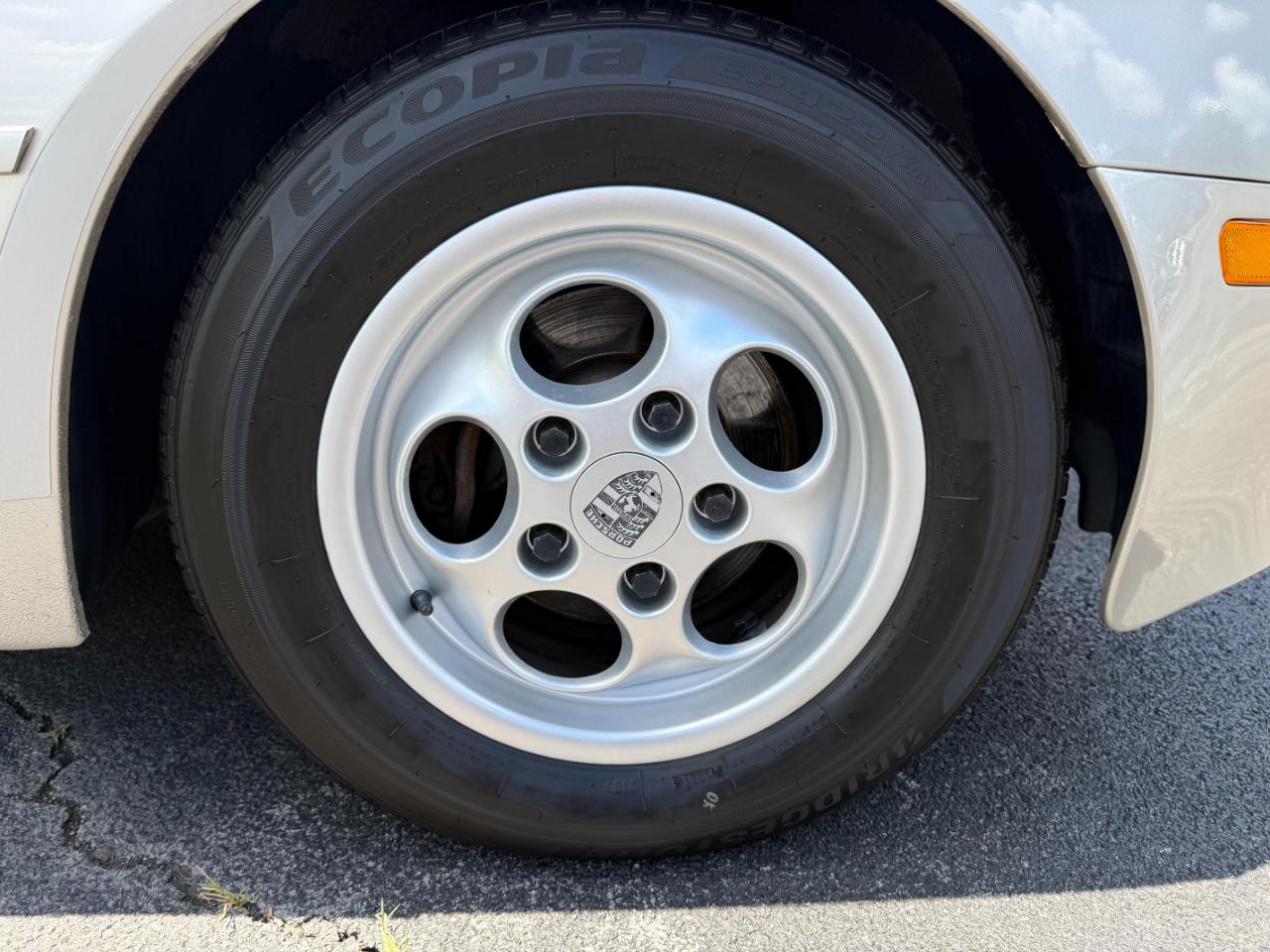 Porsche 944 2dr Coupe 5-Spd 1988