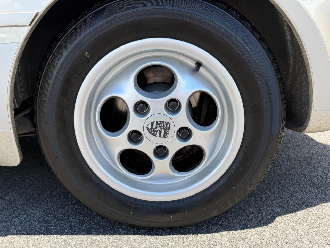 Porsche 944 2dr Coupe 5-Spd 1988