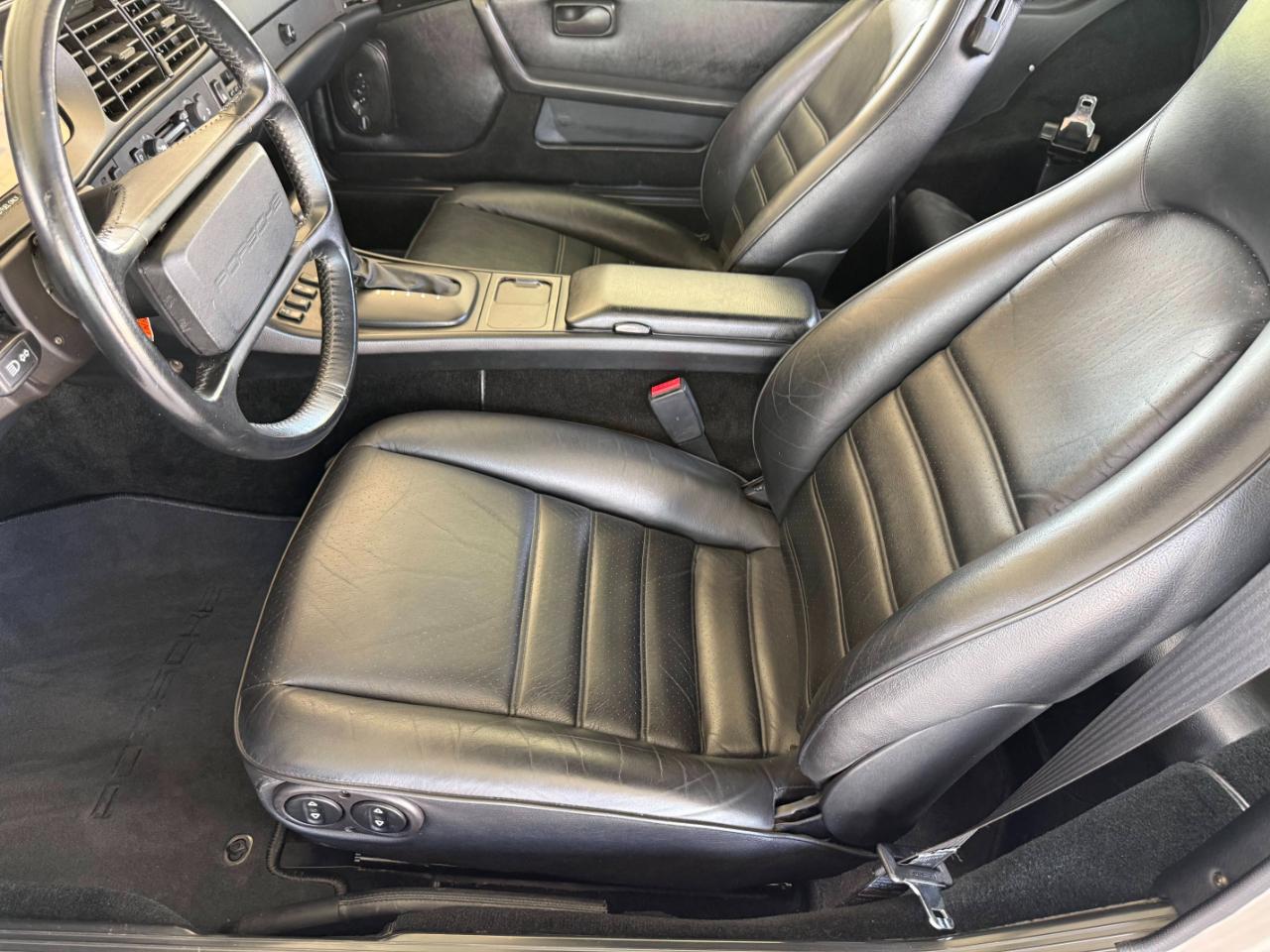 Porsche 944 2dr Coupe 5-Spd 1988