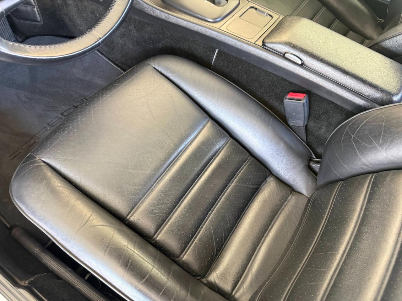 Porsche 944 2dr Coupe 5-Spd 1988