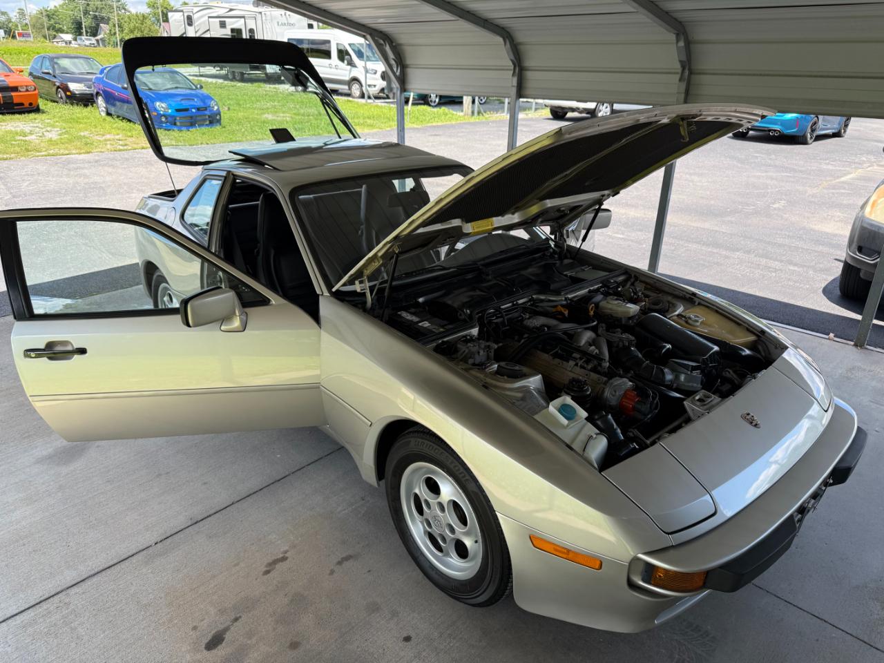 Porsche 944 2dr Coupe 5-Spd 1988
