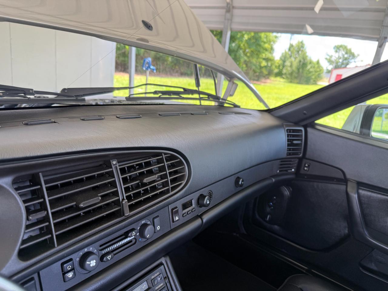 Porsche 944 2dr Coupe 5-Spd 1988