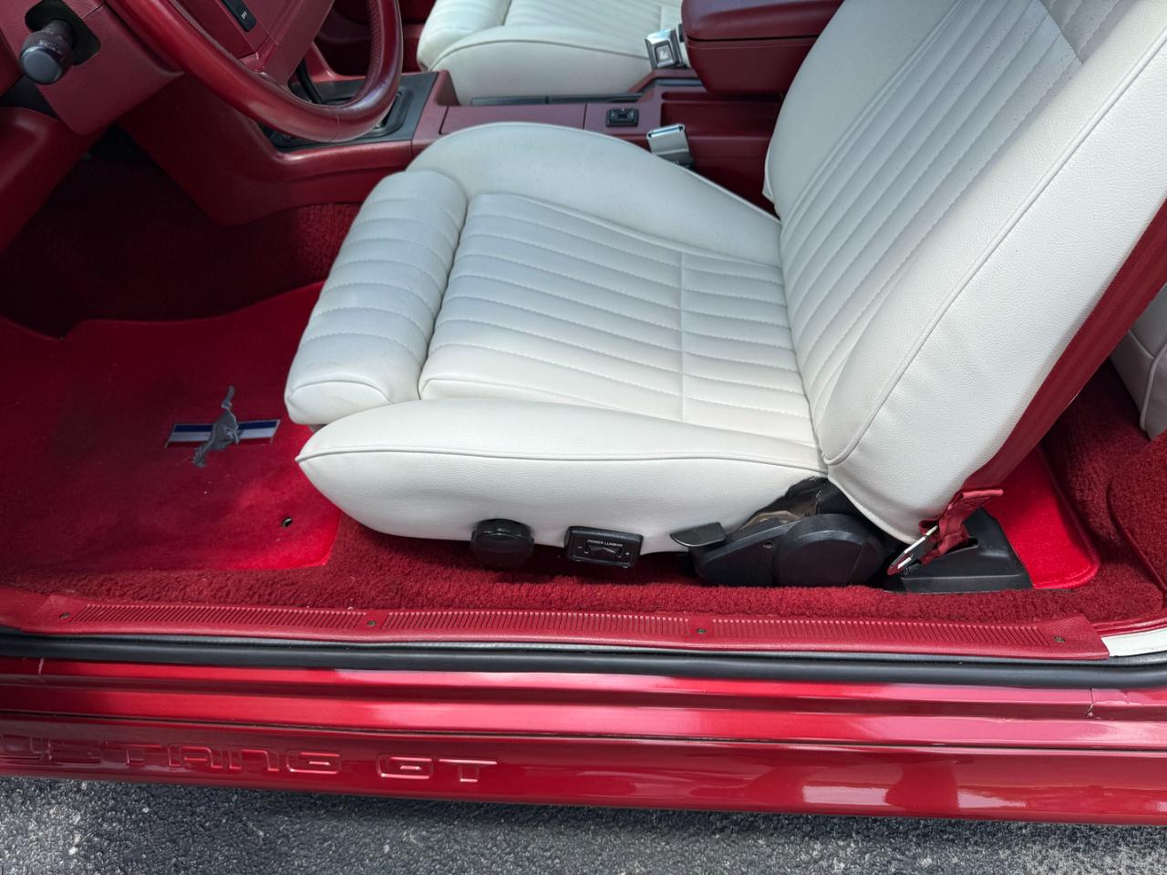 Ford Mustang 2dr Convertible GT 1992
