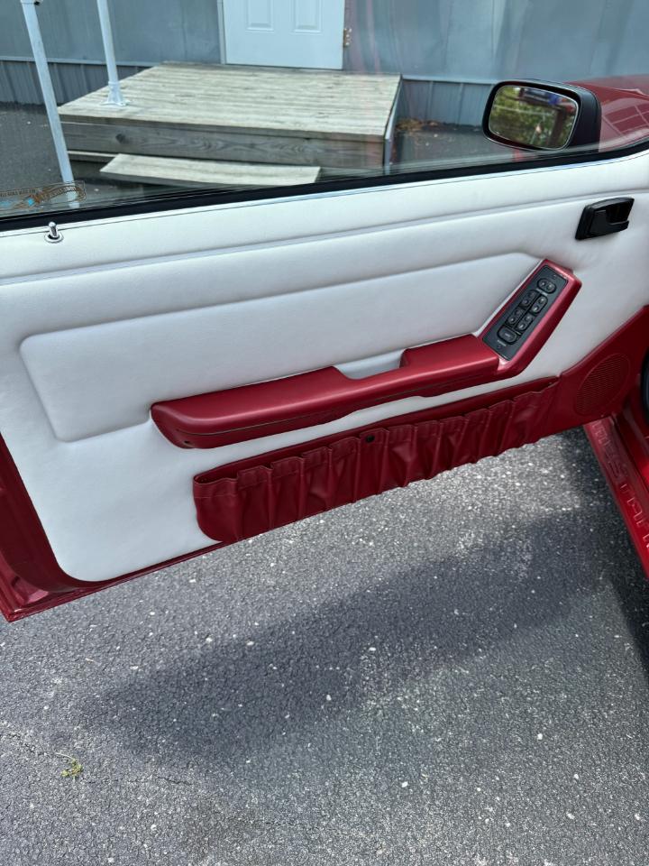 Ford Mustang 2dr Convertible GT 1992