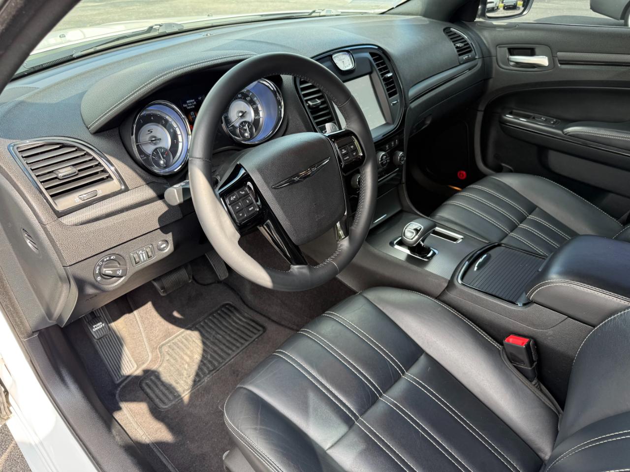 Chrysler 300 4dr Sdn 300S RWD 2014