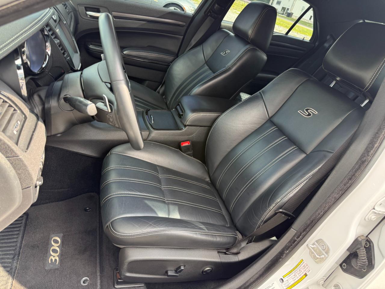 Chrysler 300 4dr Sdn 300S RWD 2014