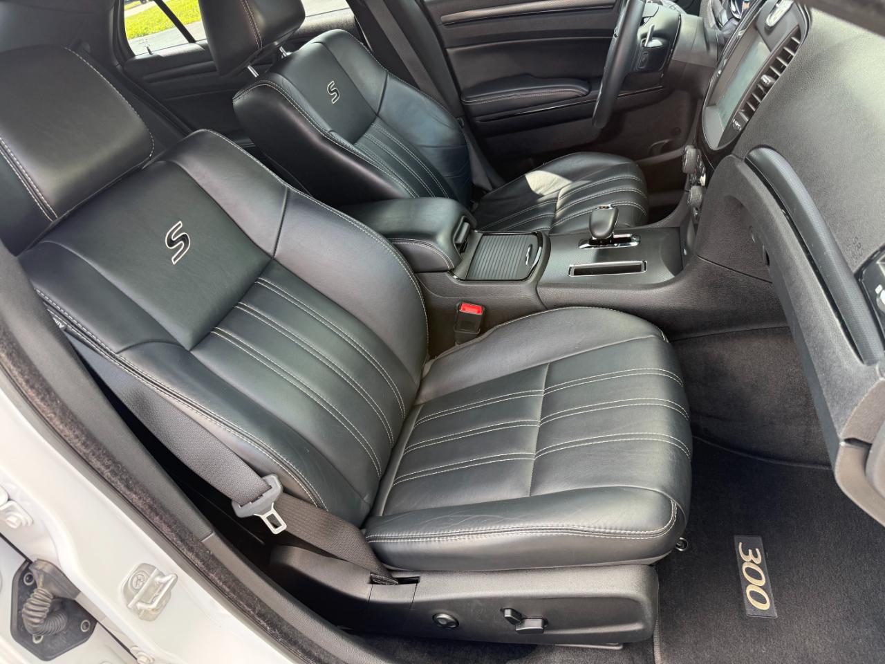 Chrysler 300 4dr Sdn 300S RWD 2014