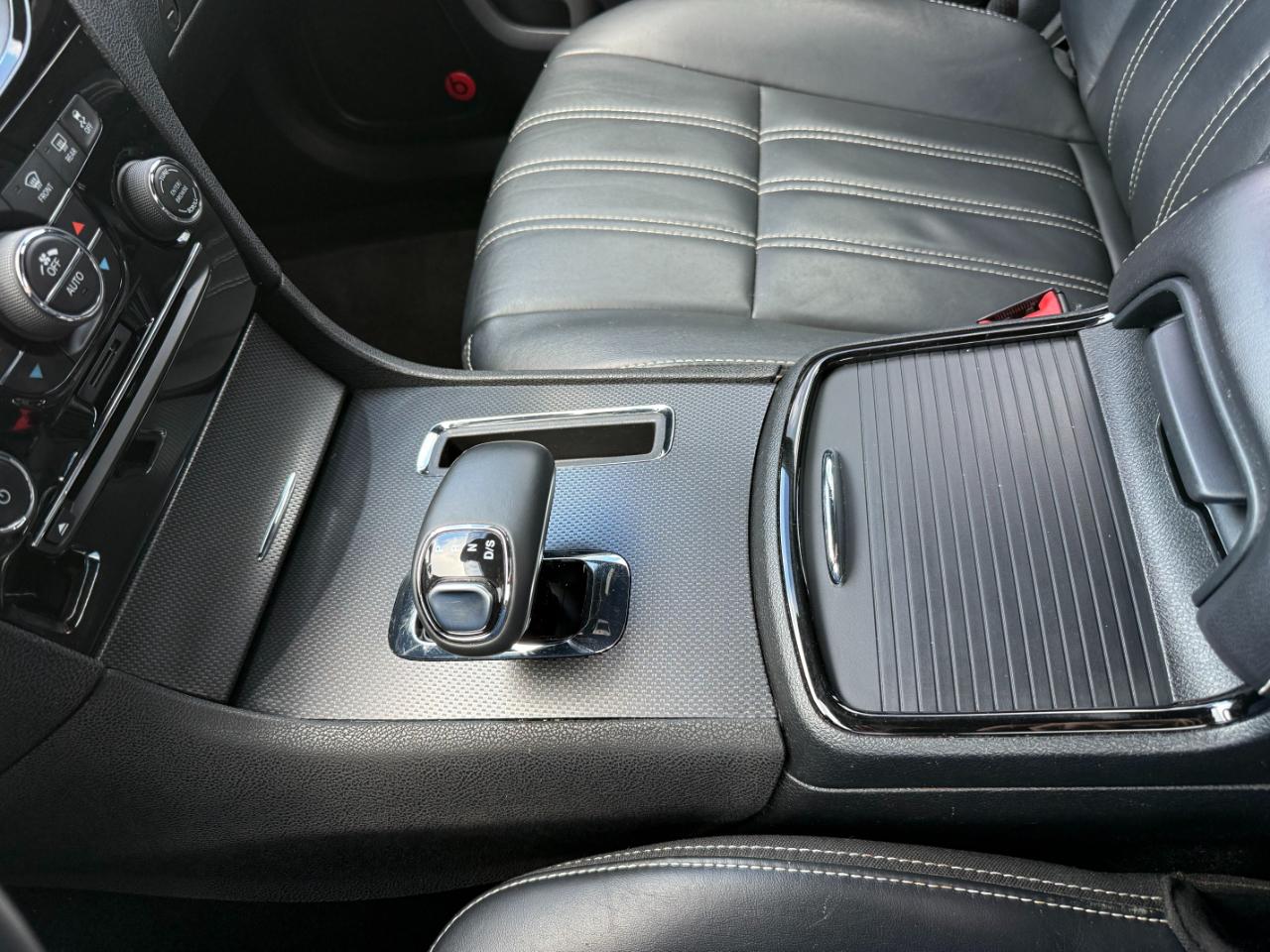 Chrysler 300 4dr Sdn 300S RWD 2014