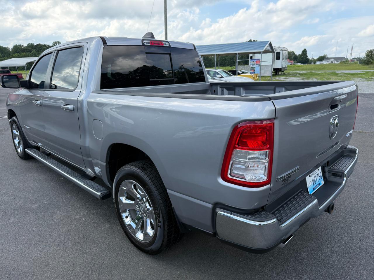 RAM 1500 Big Horn 4x4 Crew Cab 5'7" Box 2021
