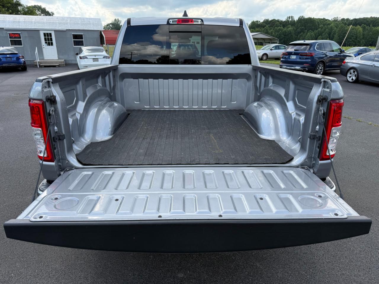 RAM 1500 Big Horn 4x4 Crew Cab 5'7" Box 2021