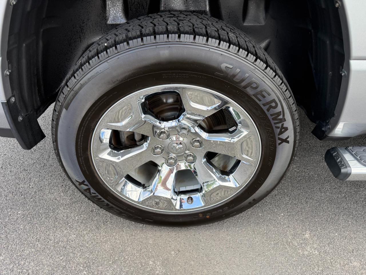 RAM 1500 Big Horn 4x4 Crew Cab 5'7" Box 2021