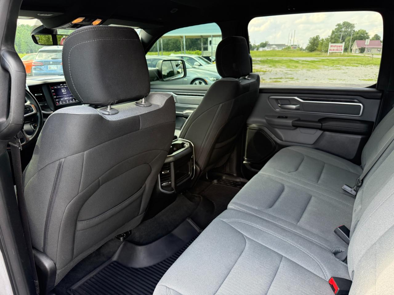 RAM 1500 Big Horn 4x4 Crew Cab 5'7" Box 2021