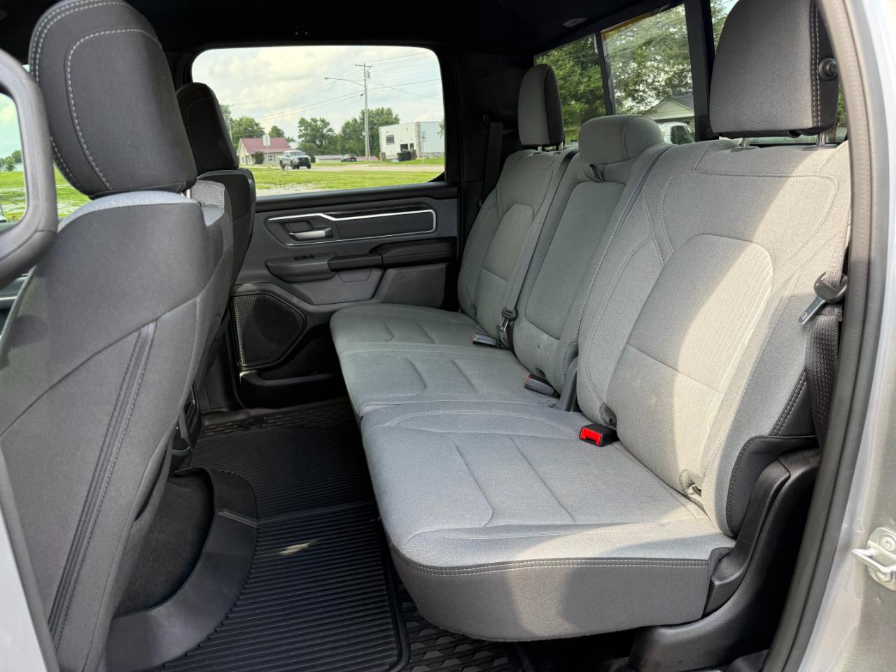 RAM 1500 Big Horn 4x4 Crew Cab 5'7" Box 2021