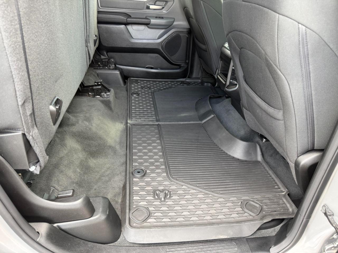 RAM 1500 Big Horn 4x4 Crew Cab 5'7" Box 2021
