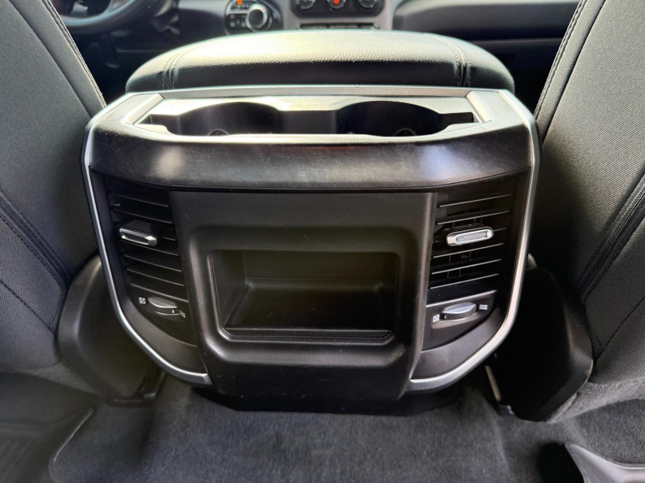 RAM 1500 Big Horn 4x4 Crew Cab 5'7" Box 2021