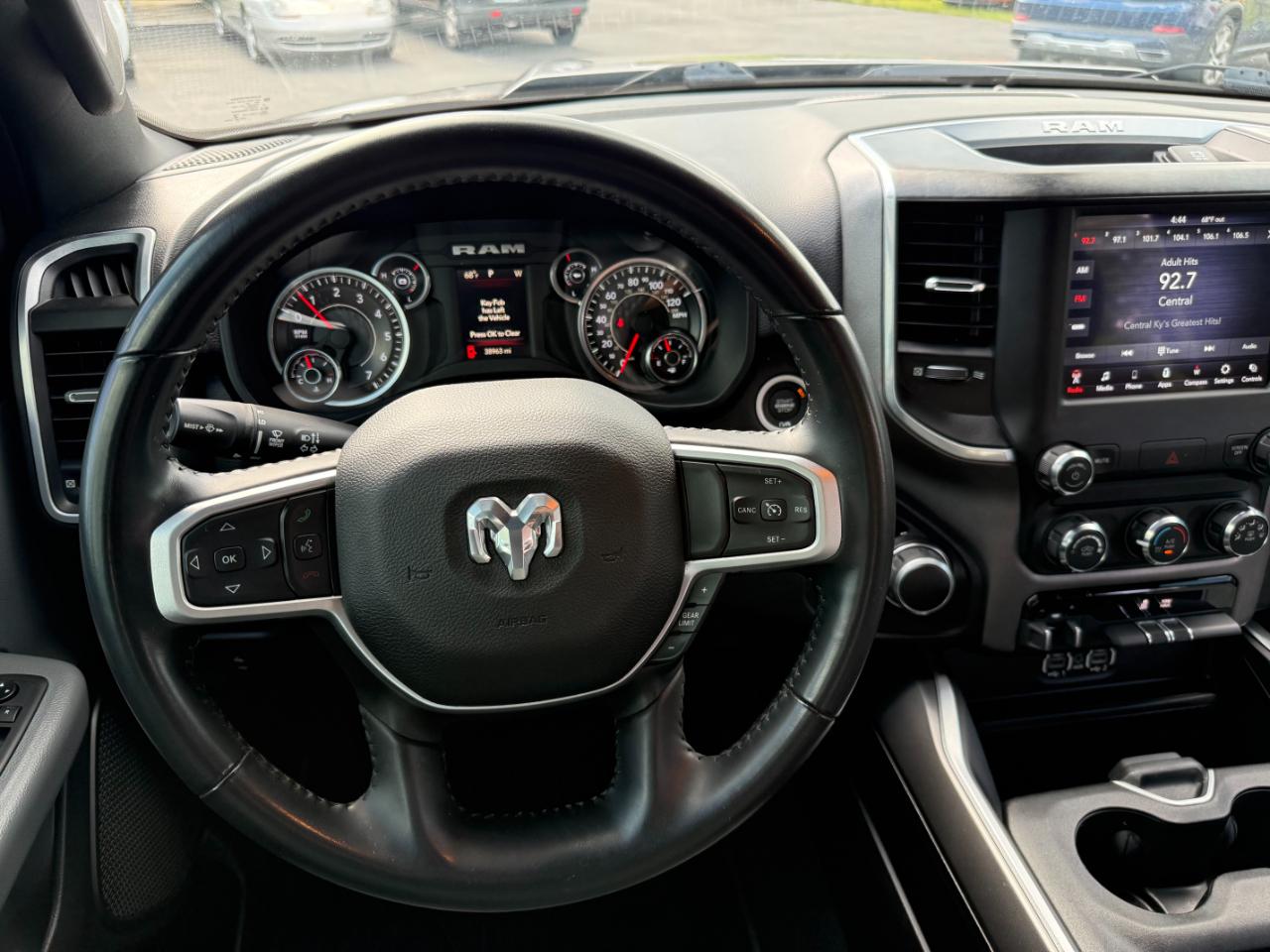 RAM 1500 Big Horn 4x4 Crew Cab 5'7" Box 2021