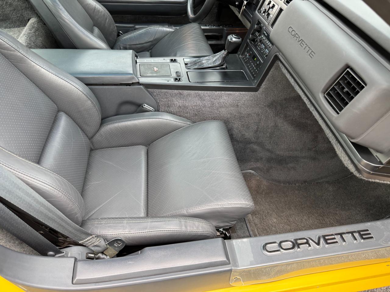 Chevrolet Corvette 2dr Hatchback Coupe 1986