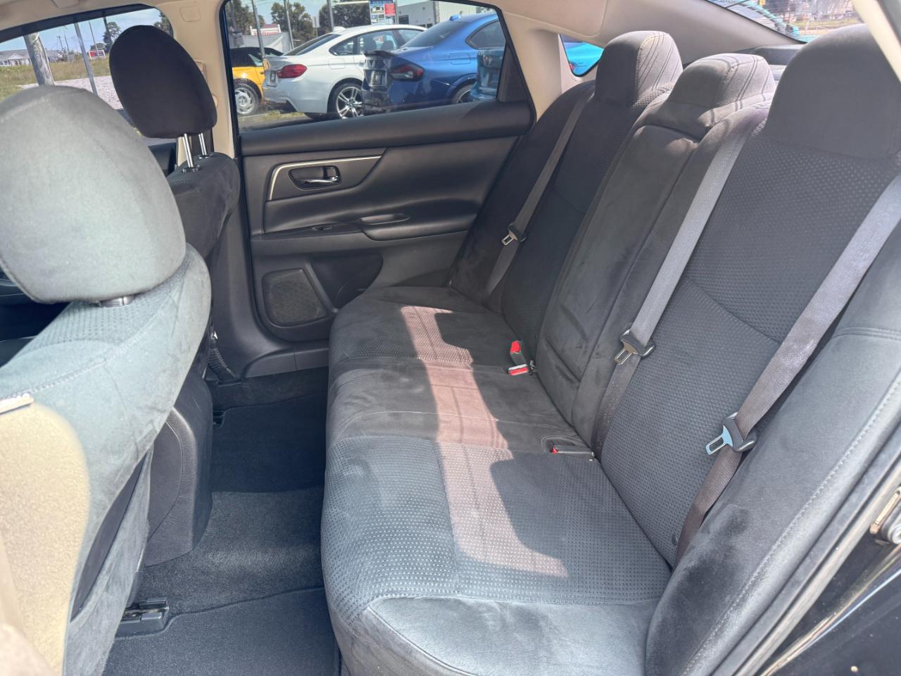 Nissan Altima 4dr Sdn I4 2.5 SV 2015