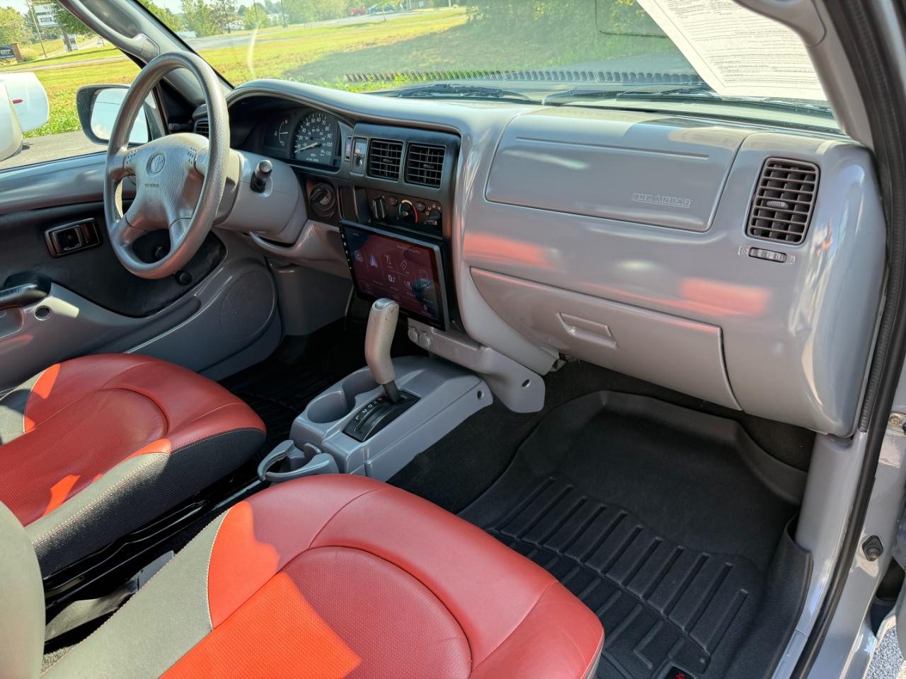 Toyota Tacoma Reg Cab Auto (Natl) 2004
