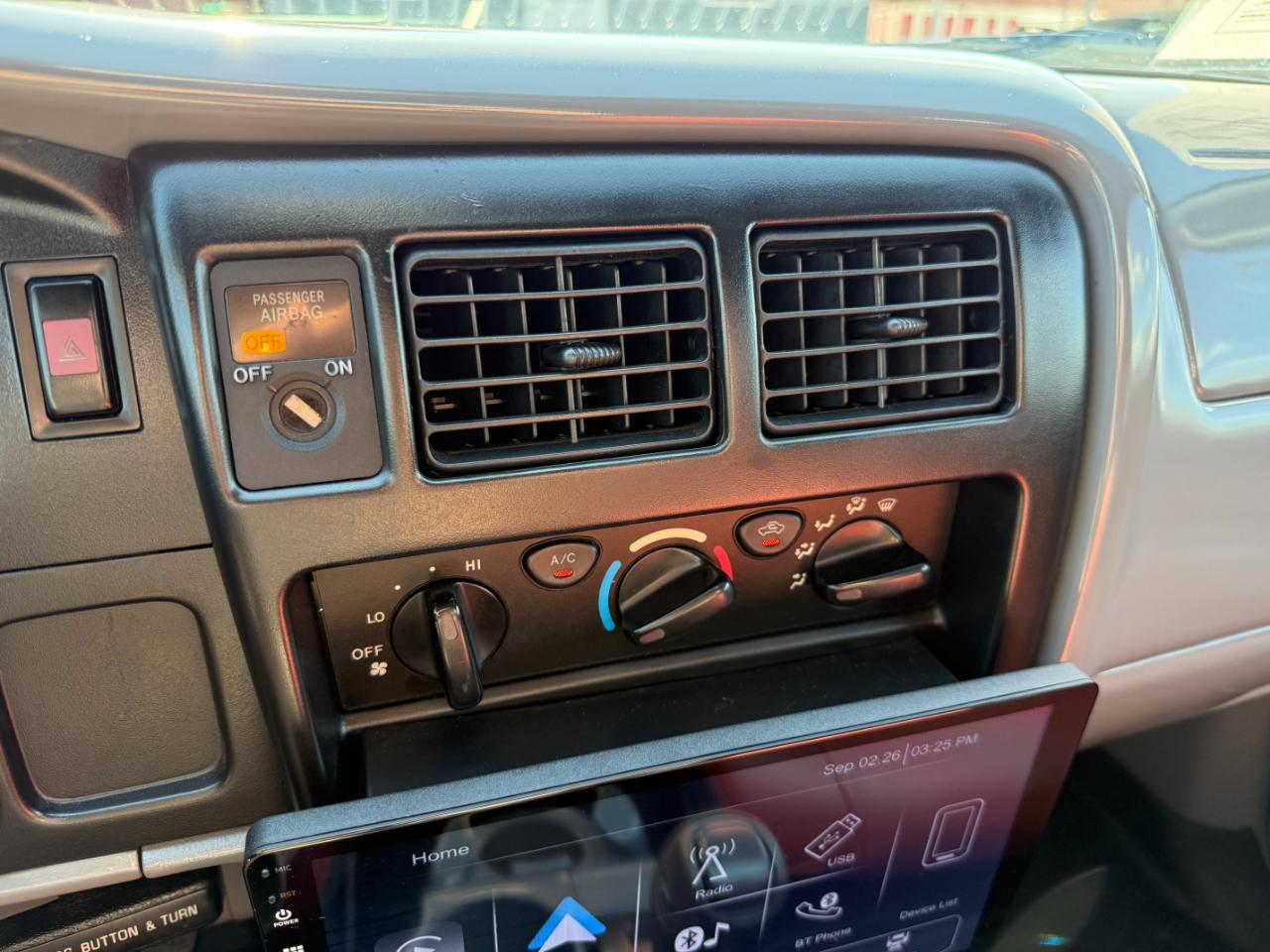 Toyota Tacoma Reg Cab Auto (Natl) 2004