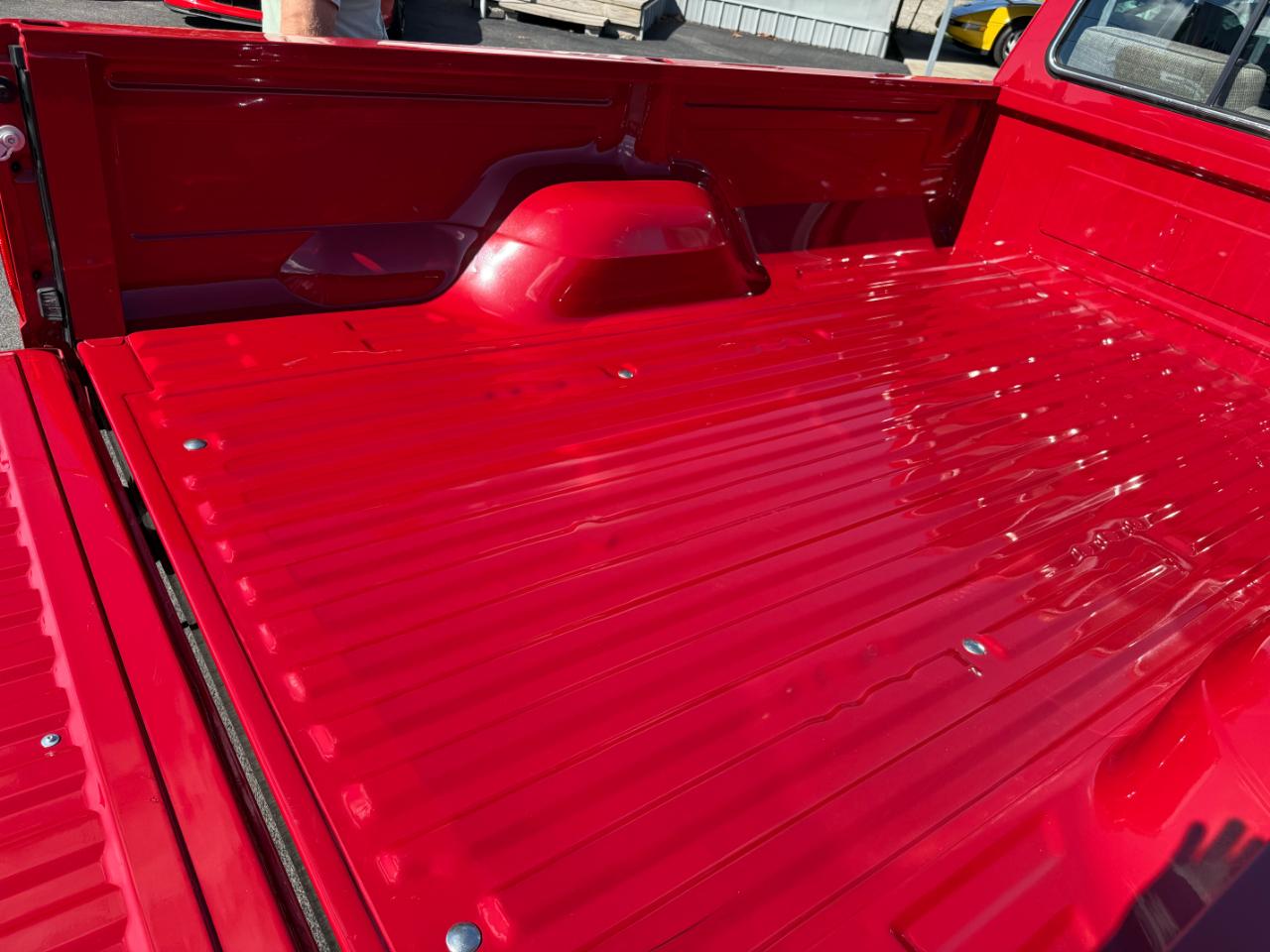 Ford F-150 Styleside "S" 117" WB 1990